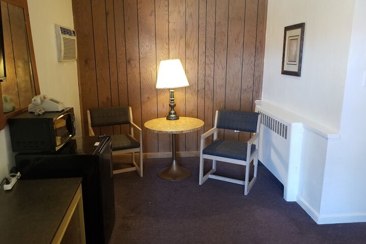 Room 12 of 19