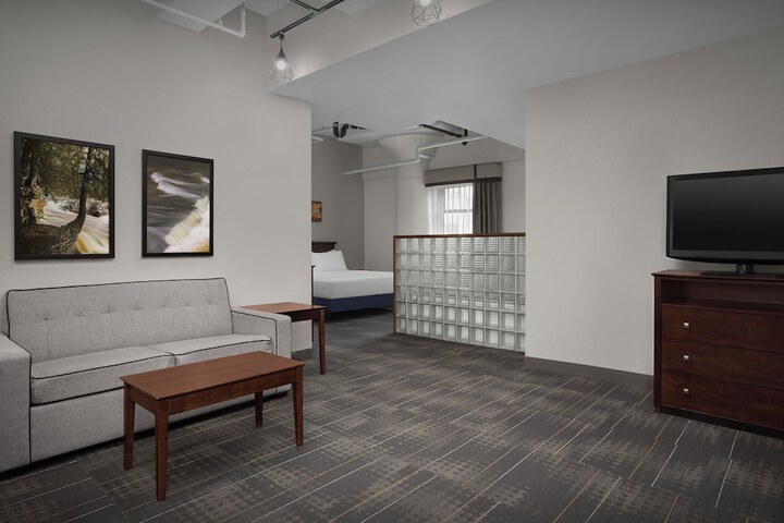 The Suites Hotel at Waterfront Plaza