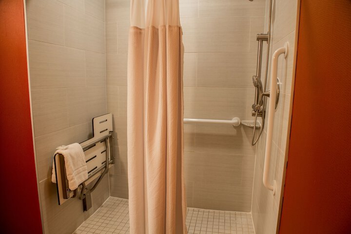 Room 40 of 115
