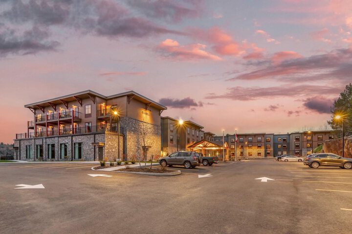 Cambria Hotel Lake Placid - Lakeside Resort
