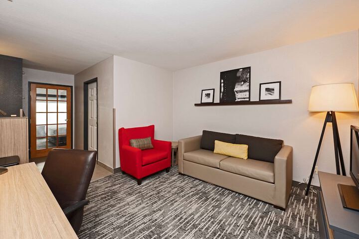 Country Inn & Suites by Radisson Bloomington-Normal Airport, IL