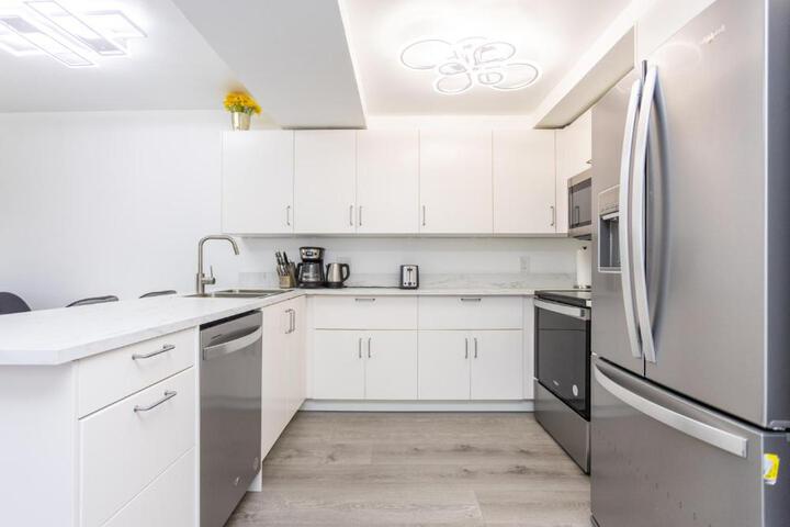 Bass & Sun Condominium 2 / 2 Bedroom
