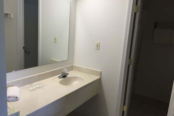 Room 18 of 25