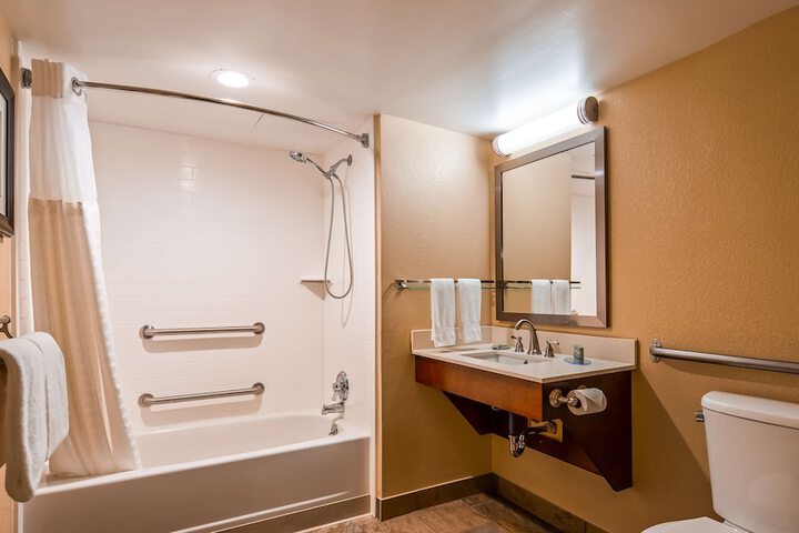 Best Western Warren Hotel