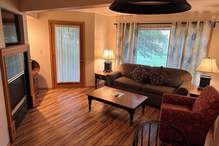Room 52 of 73