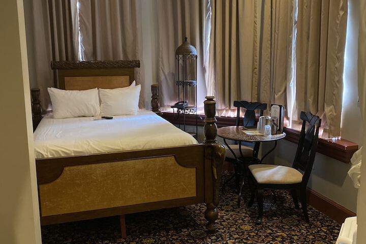 Room 28 of 151