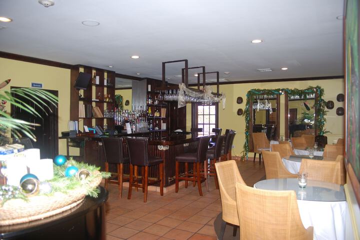Lounge 363 of 392