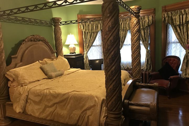 Room 15 of 24