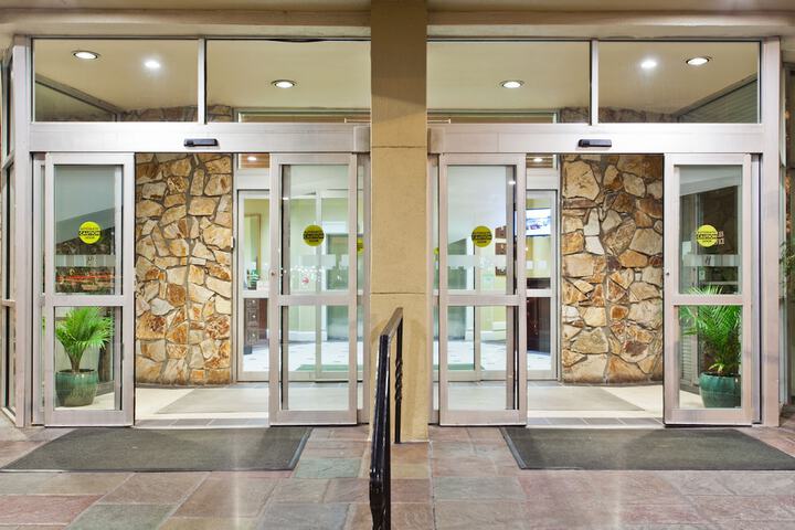 Hotel 5 of 58