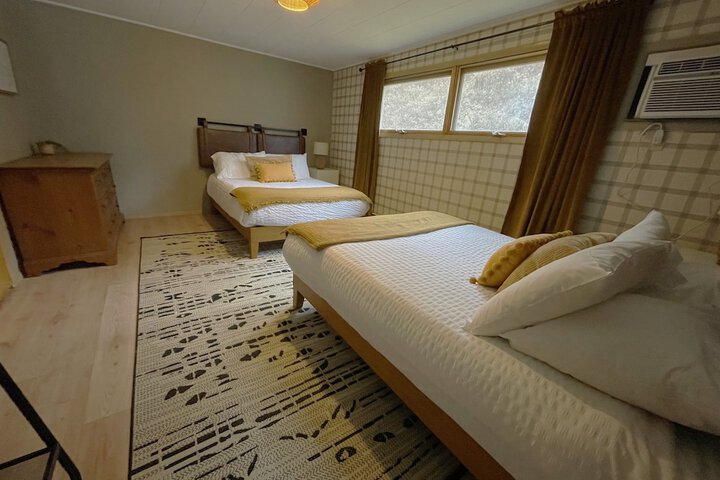 Room 32 of 53