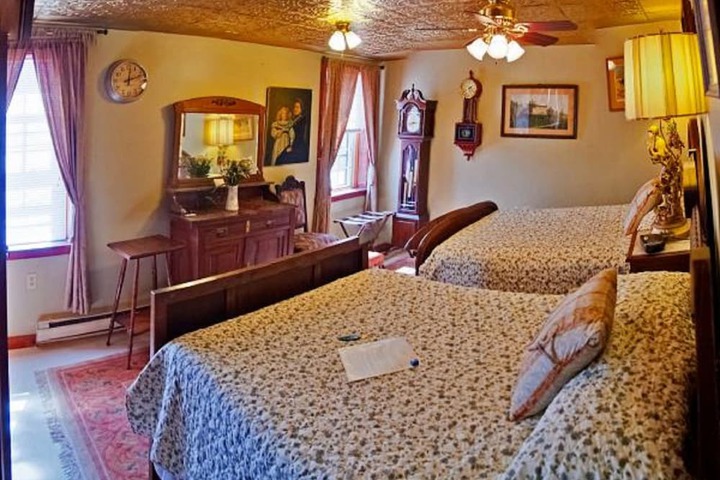 Room 9 of 27