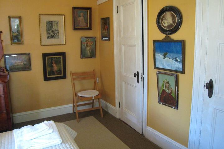 Higganum House B & B