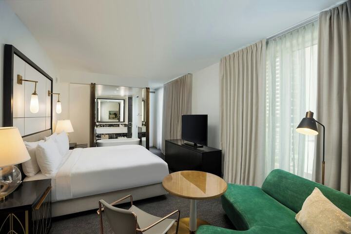 The Laura Hotel Houston Downtown, Autograph Collection