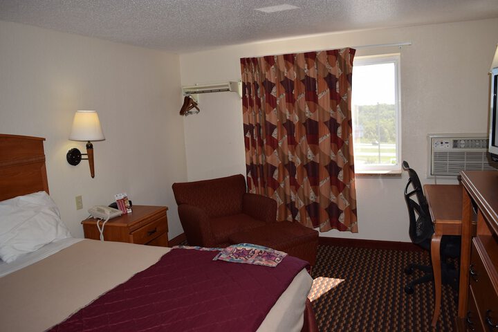 Room 30 of 49