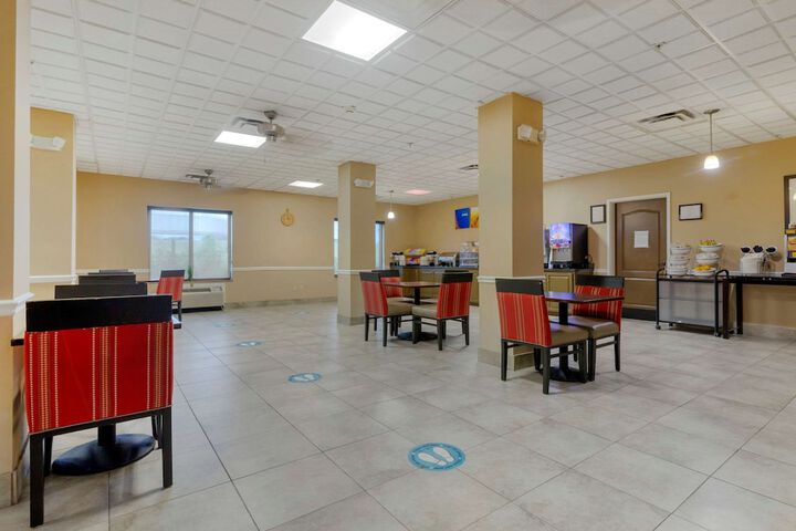 Comfort Suites Savannah North I-95