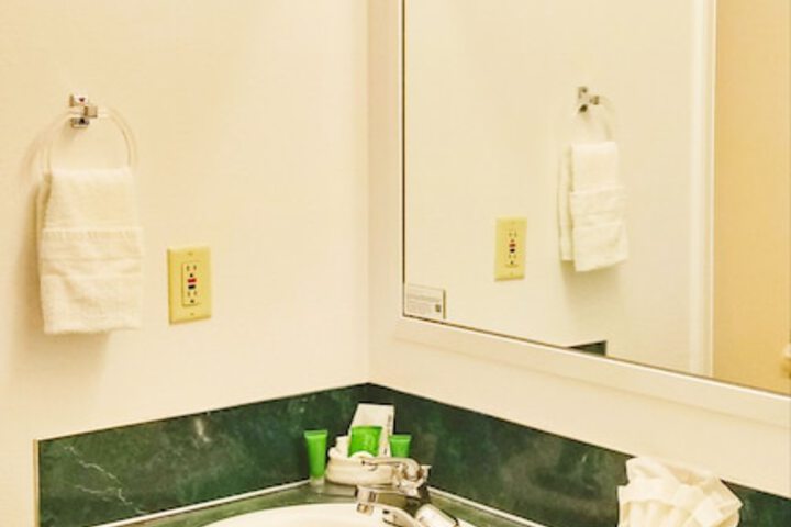 GuestHouse Enumclaw