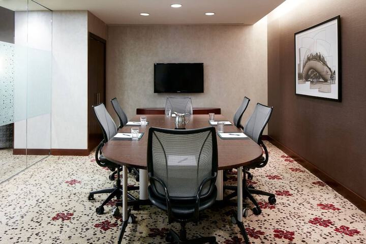 Business Center 36 of 38