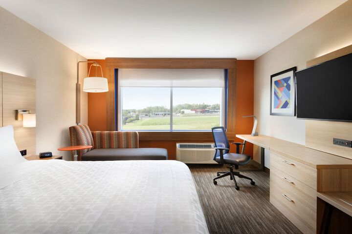 Holiday Inn Express Calhoun South by IHG