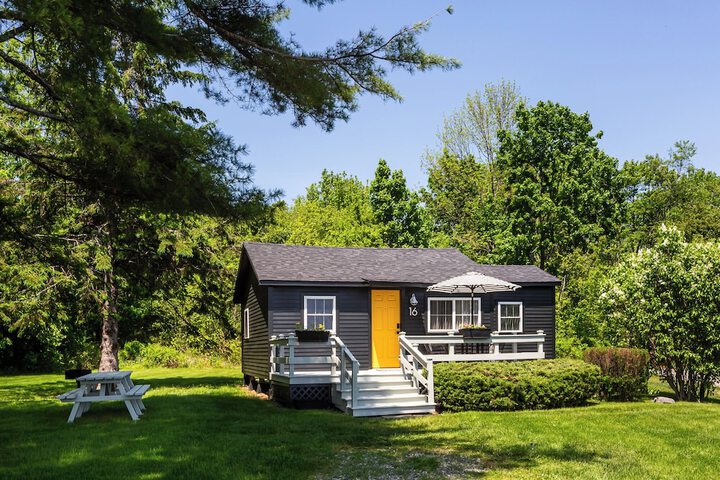 Seascape Motel & Cottages