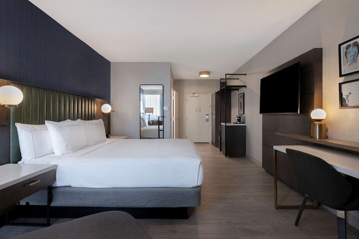 Room 48 of 82