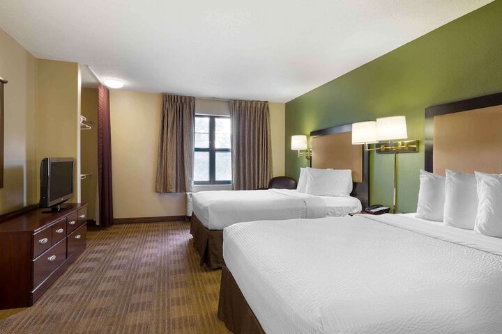 Room 15 of 27