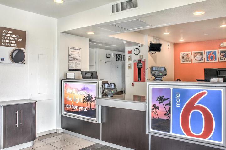 Motel 6 Mojave CA