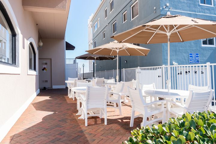 Hotel 6 of 56