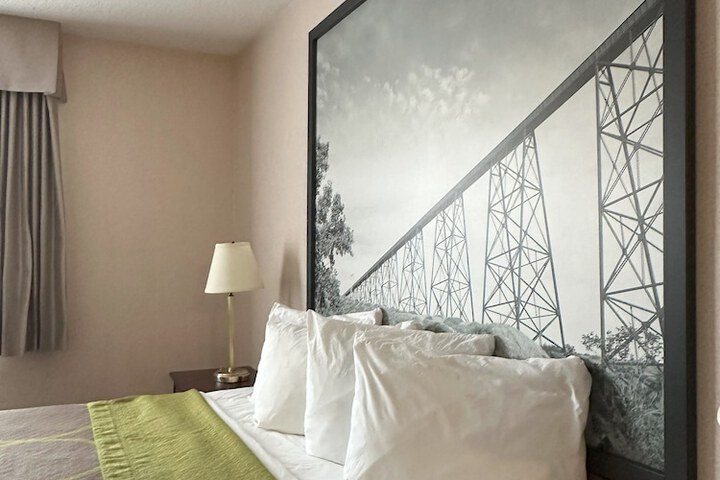 Room 50 of 96