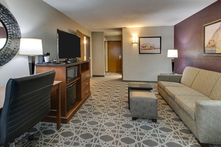 Room 16 of 50