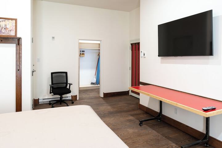 Room 122 of 363