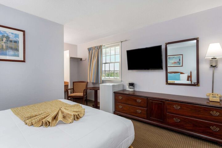 Room 34 of 35