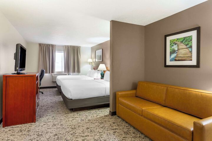 Room 21 of 34