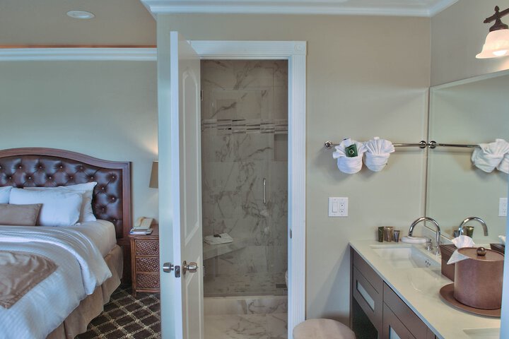 Room 13 of 20