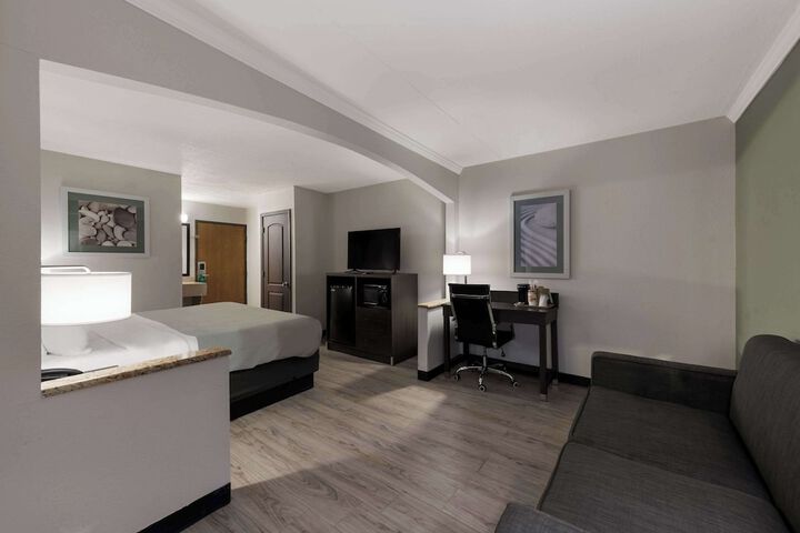Room 25 of 52
