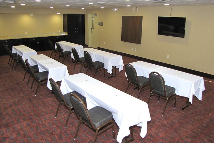 Hampton Inn & Suites Jamestown ND