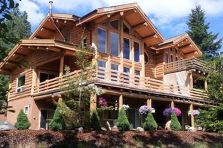 Bigfoot Lodge B & B