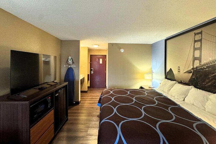 Super 8 by Wyndham Booneville