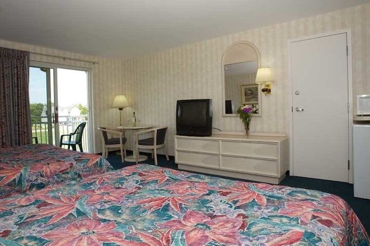 Room 13 of 33