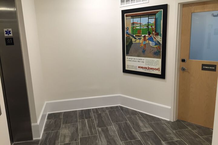 Howard Johnson by Wyndham Quincy / Boston