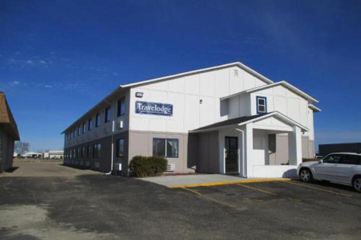 Smart Choice Inn and Suites