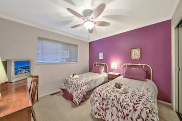 Room 6 of 19