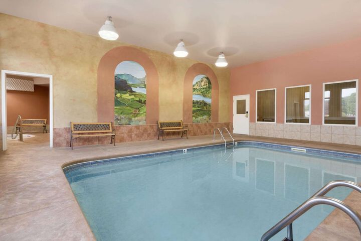 Days Inn & Conference Centre by Wyndham Penticton