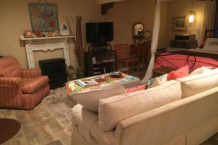 Room 27 of 43