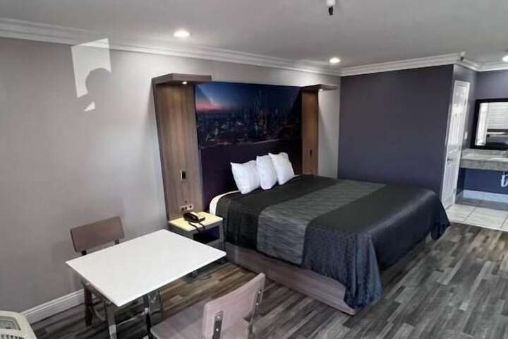 Paradise Inn