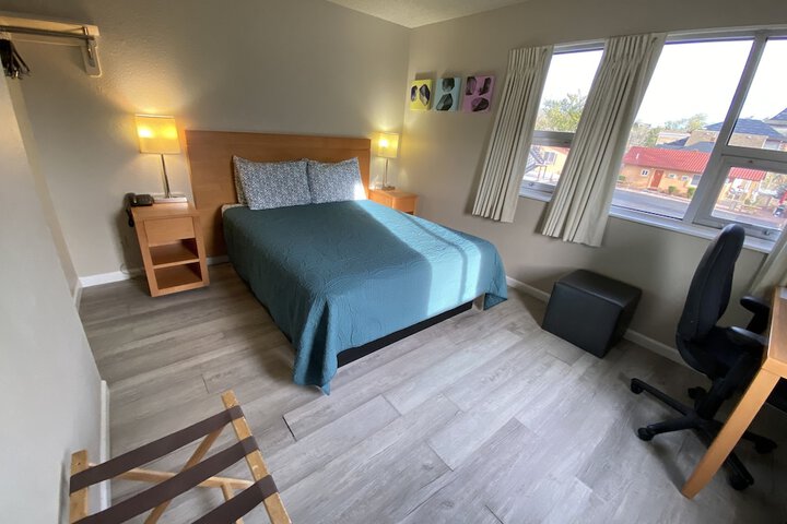 Room 18 of 48