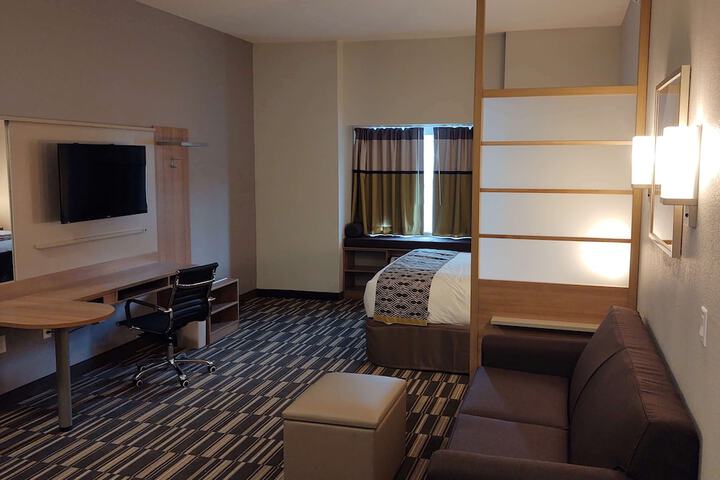 Room 10 of 23