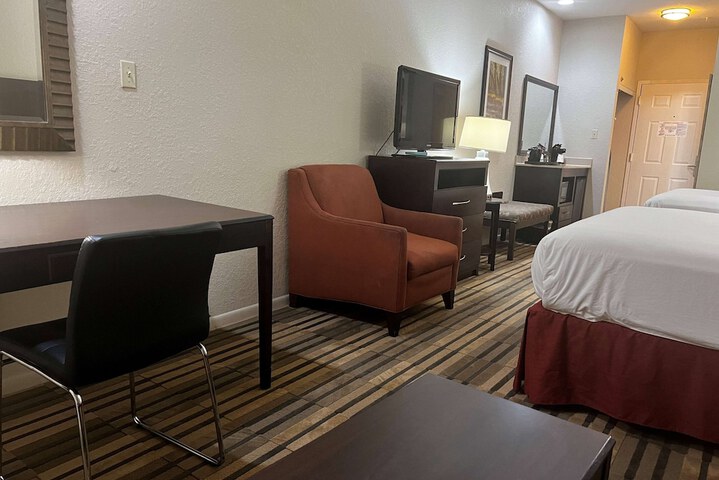 Room 32 of 45