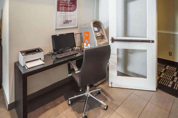 Business Center 28 of 28
