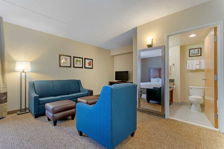 Room 25 of 40