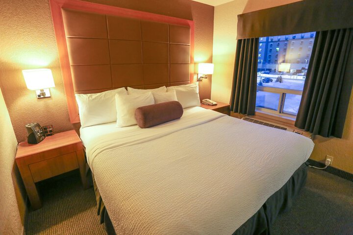 Room 54 of 80